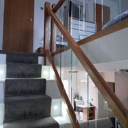 Outstanding Modern 1-Bed House In Chippenham Chippenham (Wiltshire) Exterior foto
