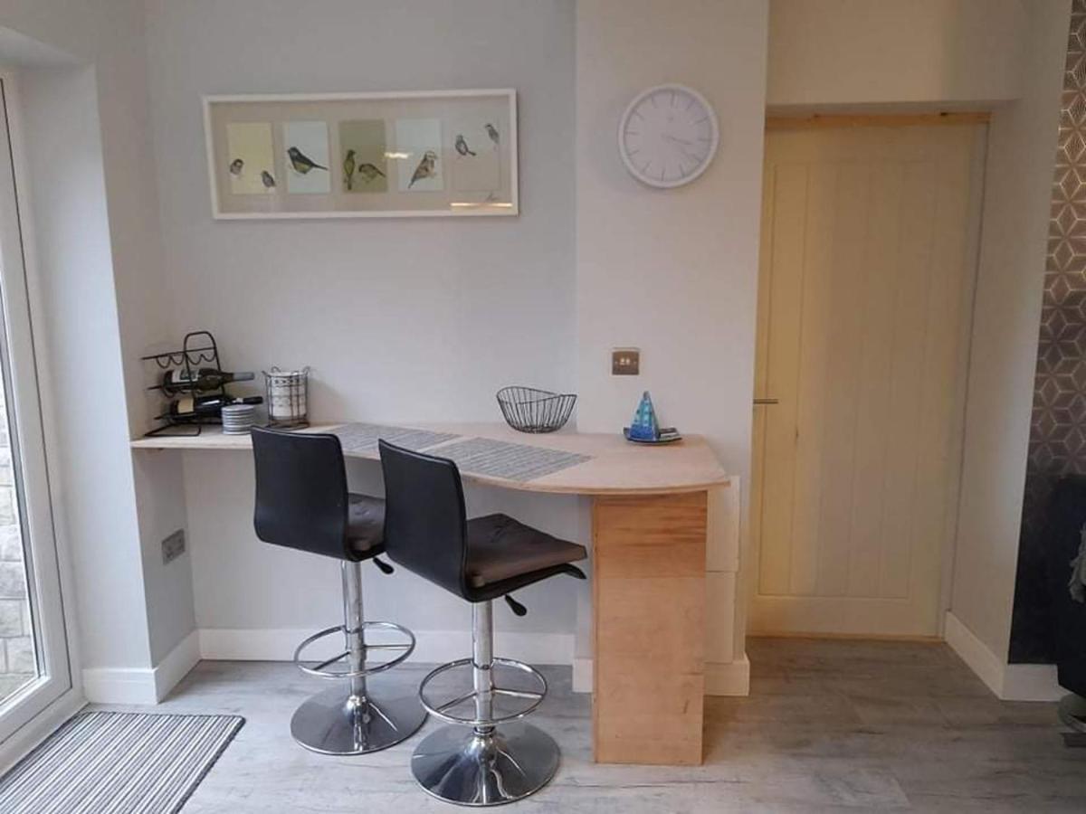 Outstanding Modern 1-Bed House In Chippenham Chippenham (Wiltshire) Exterior foto